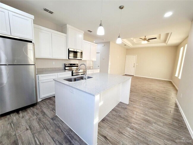 Building Photo - 1308 Vani Dr