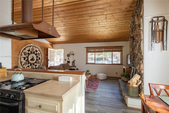 Building Photo - 448 Quail Dr