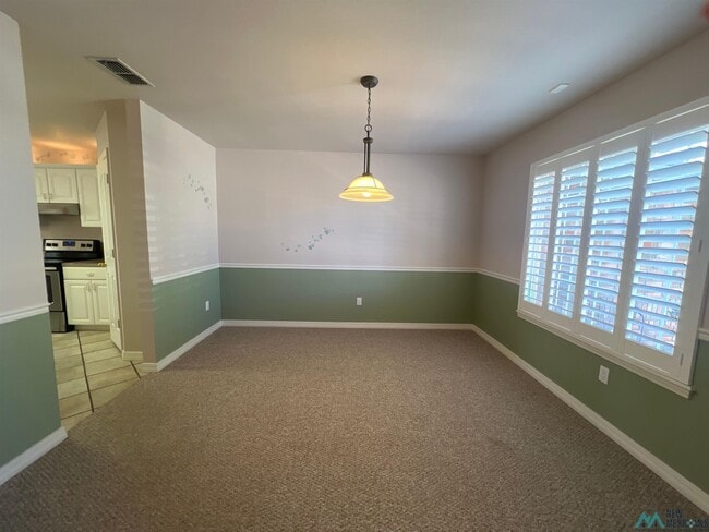 Building Photo - 721 Jeanie Dr