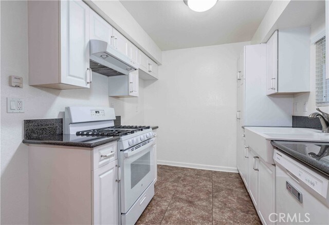 Building Photo - 208 19th St