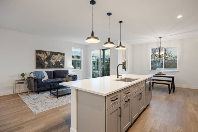 Building Photo - Modern New Construction Duplex in Desirabl...