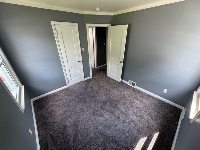Building Photo - 3bd Bungalow w/basement