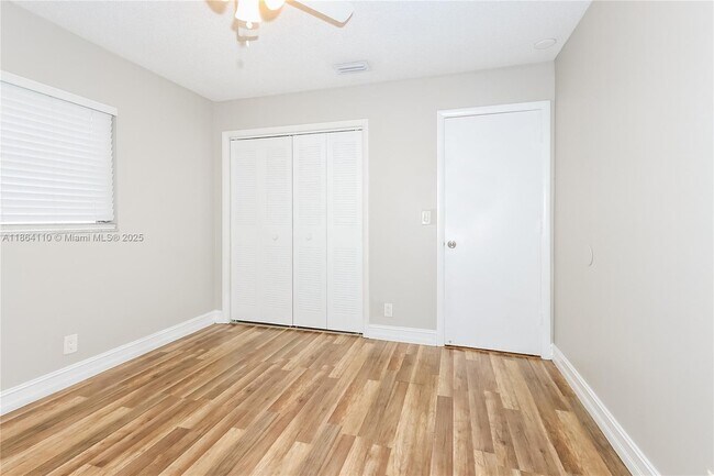 Building Photo - 628 SW 18th Ave