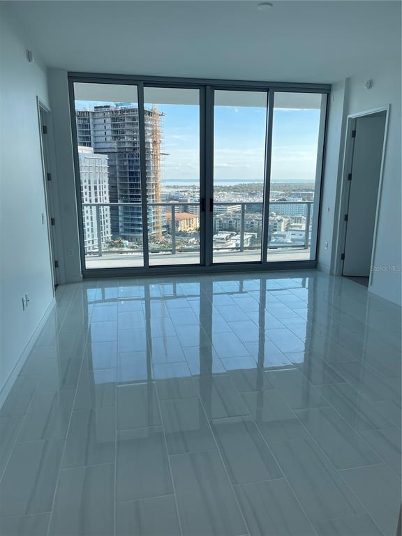 Building Photo - 400 Central Ave