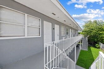 Building Photo - 1761 Ali Baba Ave