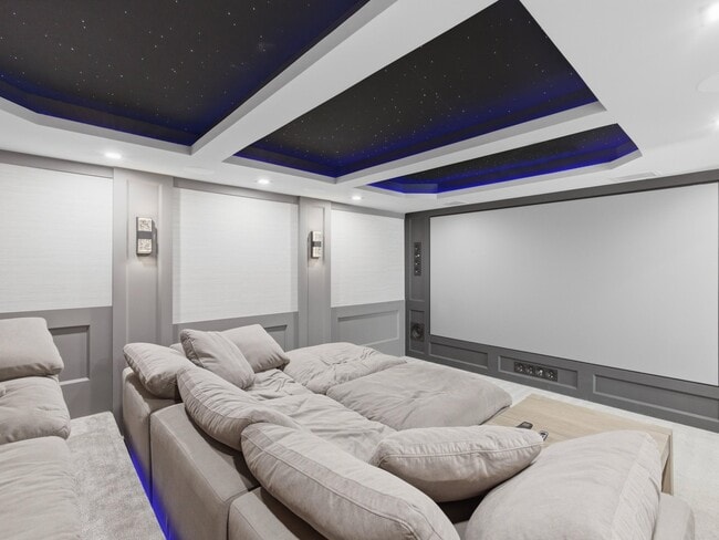 Building Photo - 2210 NE 3rd Ave