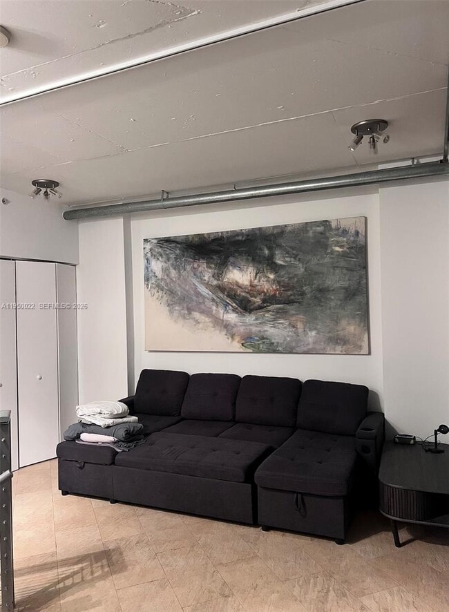 Building Photo - 690 SW 1st Ct