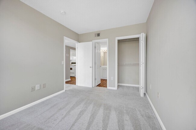 Building Photo - wh409