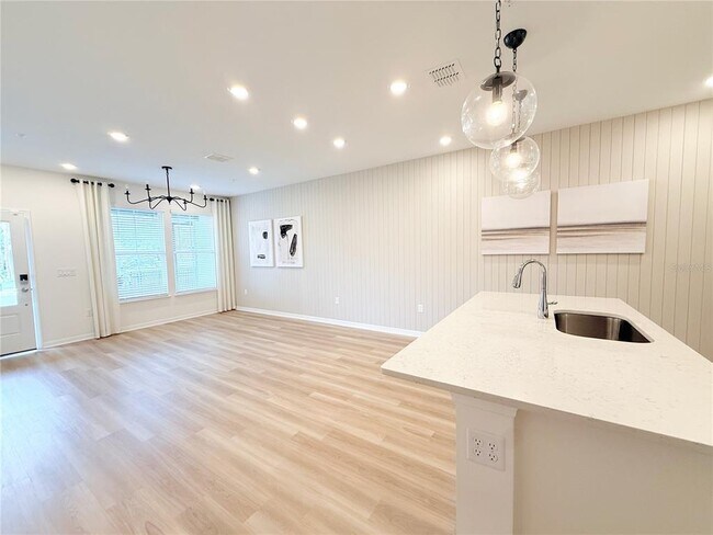 Building Photo - 11376 Blue Bay Dr