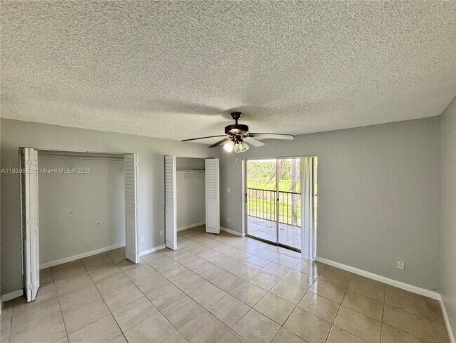 Building Photo - 1822 Meadows Cir W