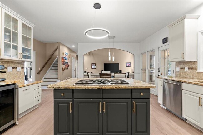 Building Photo - 4020 Walnut Creek Trail