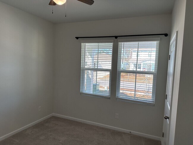 Building Photo - 964 Longleaf Dr