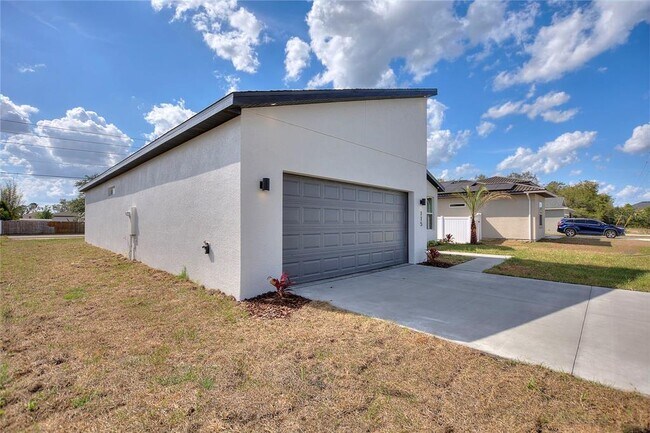 Building Photo - 115 Big Sioux Dr