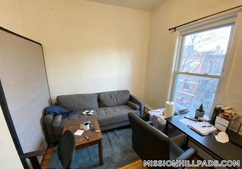Building Photo - 52 Delle Ave