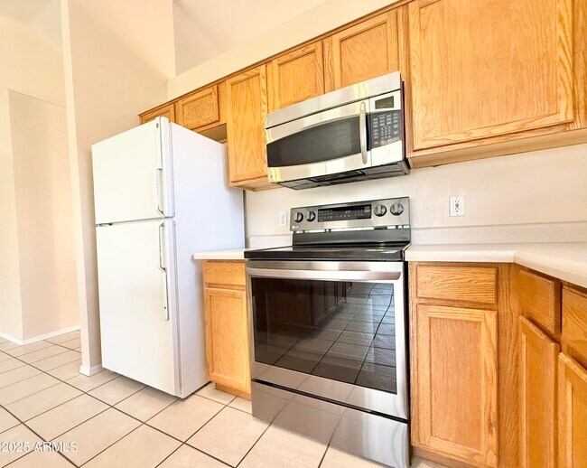 Building Photo - 2321 E Remington Pl