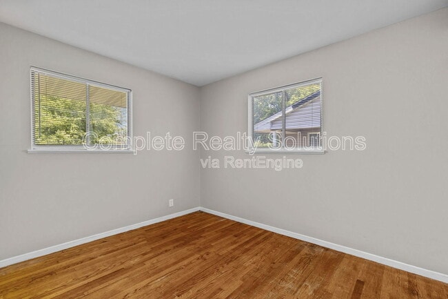Building Photo - 10721 Spring Garden Dr