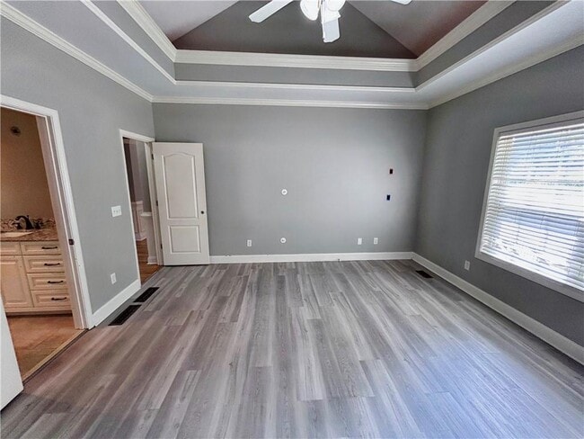 Building Photo - 4901 Planters Walk