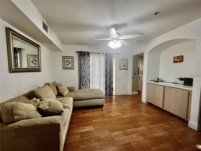 Building Photo - 829 Camargo Way