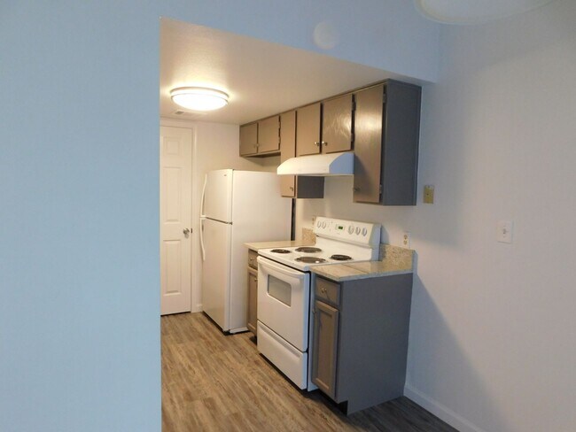 Building Photo - GCC Properties I LP Management Acct2 (1002 Fieldwood Dr)