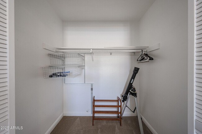 Building Photo - 601 E Forest Hills Dr