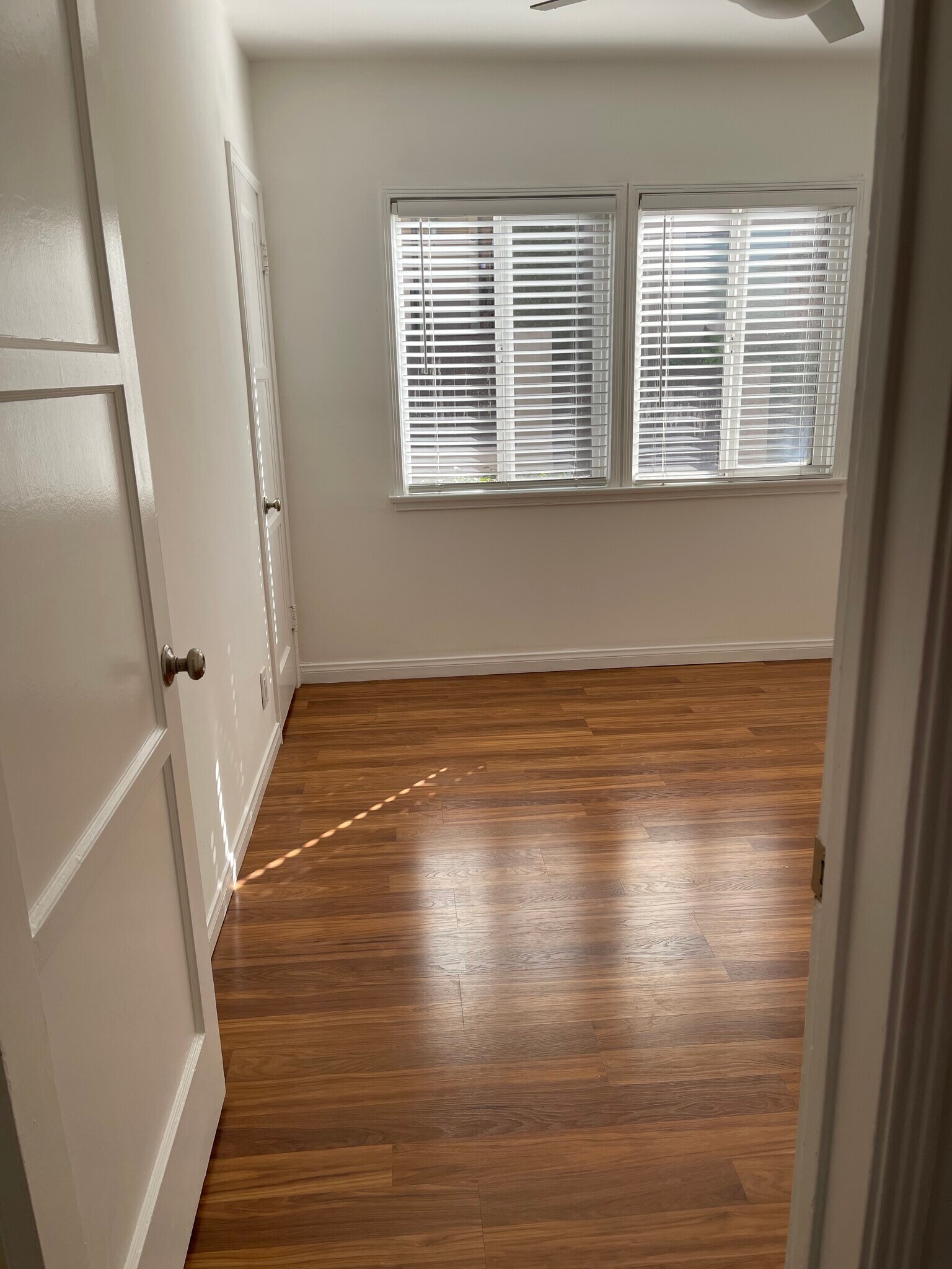 Building Photo - 702 S Pacific Coast Hwy