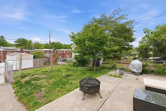 Building Photo - Michigan Park Townhome | 4 Bed | 2.5 Bath | 1,700 Sf | Fenced-in Front & Backyard w/ Deck