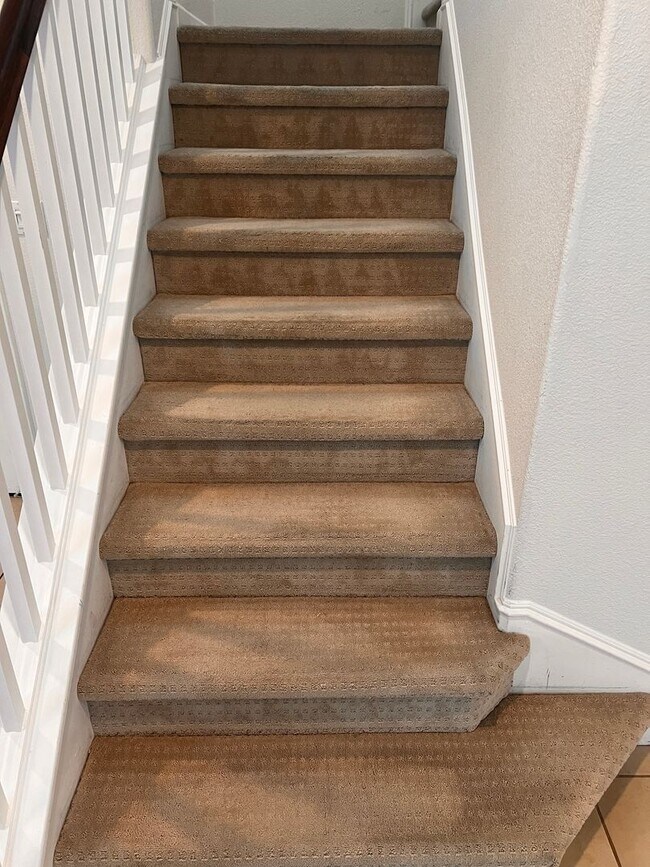 Building Photo - Great looking home and neighborhood in the North Village area close to shopping and freeway access