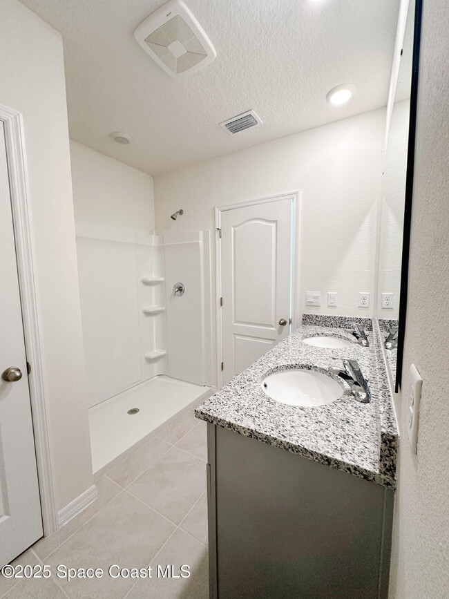 Building Photo - 2712 Golden Trout Ln