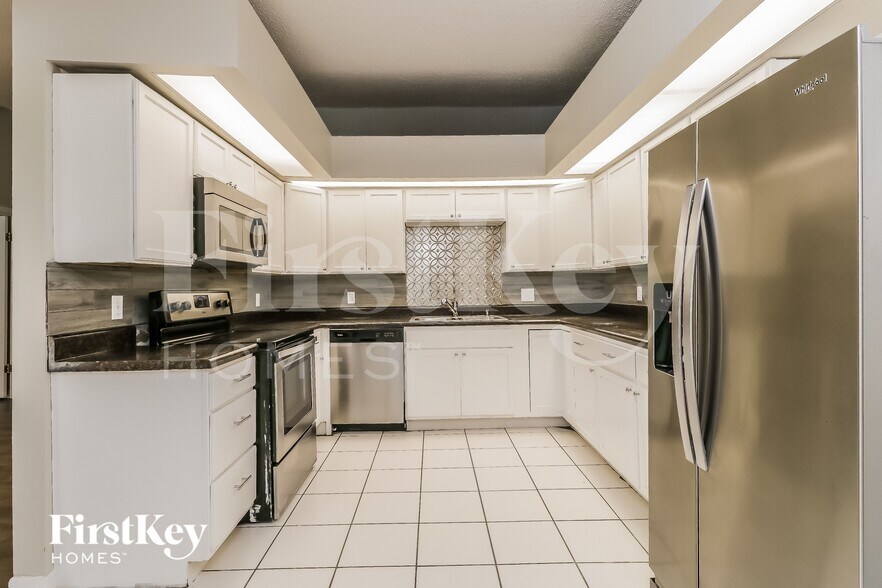 Building Photo - 2330 Eastmeadows Ct