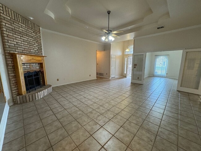 Building Photo - 2705 Jasmine Ln