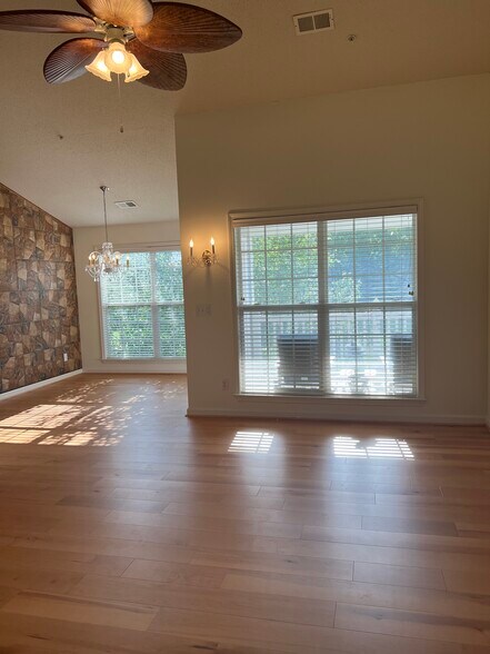 Building Photo - 5003 Bass Chapel Rd