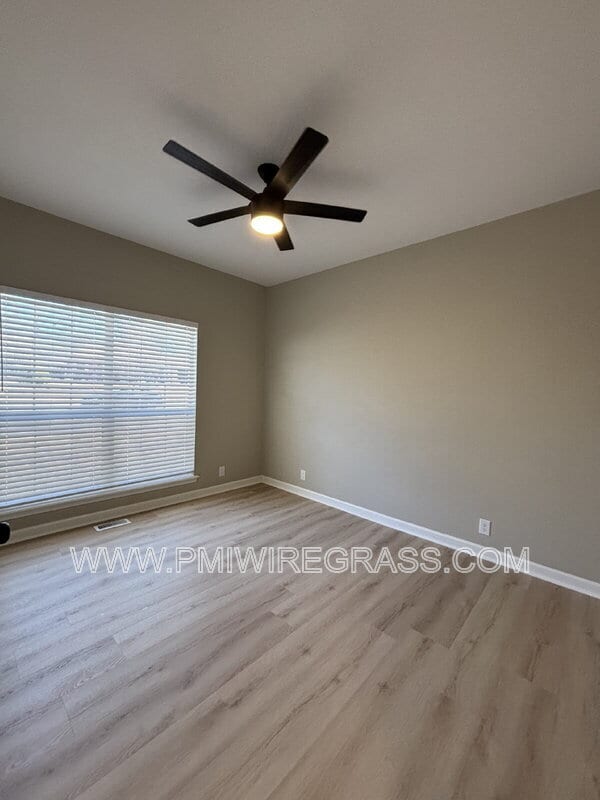 Building Photo - 1951 Redhawk Dr