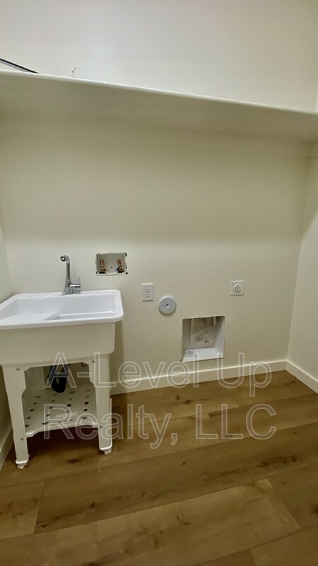 Building Photo - 3705 E Wetstones Rd