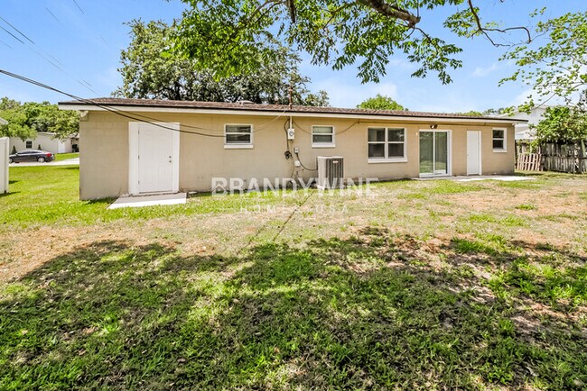 Building Photo - 3221 Thistle Hill Dr