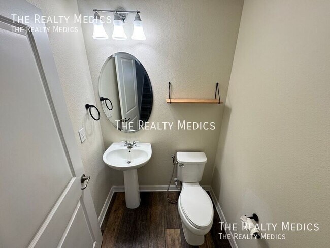 Building Photo - 1375 Painted Bunting Ave