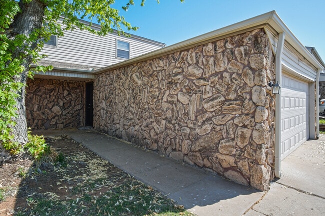Building Photo - 3621 Wynn Cir