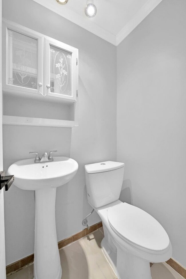 Building Photo - 342-344 East Morrill Avenue