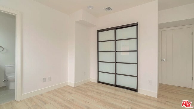 Building Photo - 2211 6th Ave