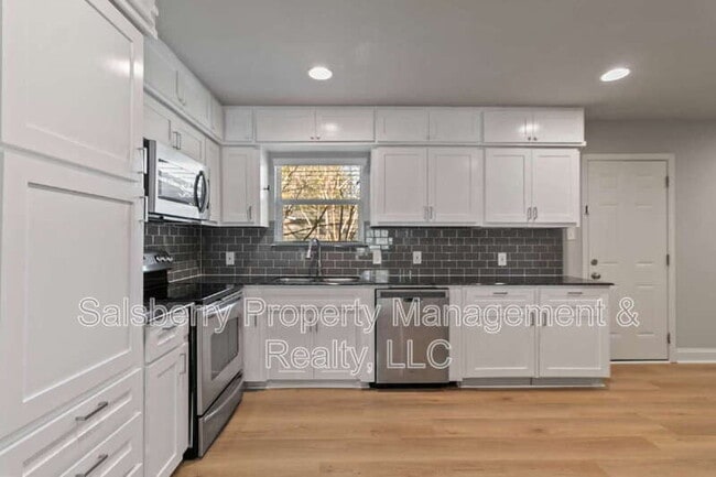 Building Photo - 5312 Odessa Ave