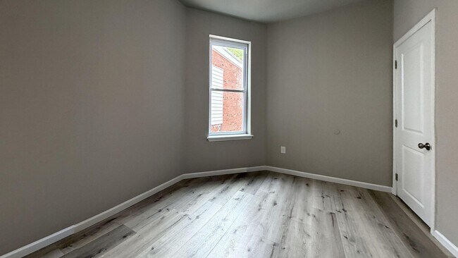 Building Photo - Stunning 3-Bed with Exposed Brick in 19143