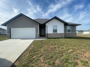 Building Photo - Make this  beautiful modern home yours!!