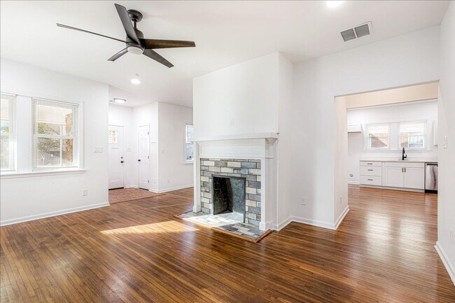 Building Photo - Live Stylishly. Live Comfortably. Live Memphis