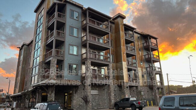 Building Photo - 207 S Beaver St