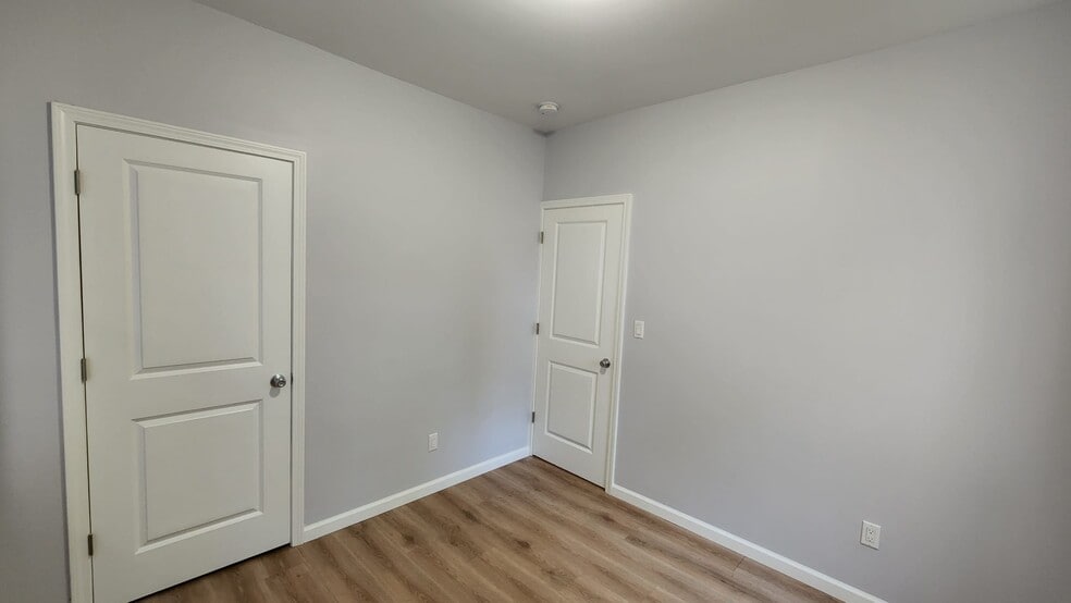 Building Photo - 1010 Flora St