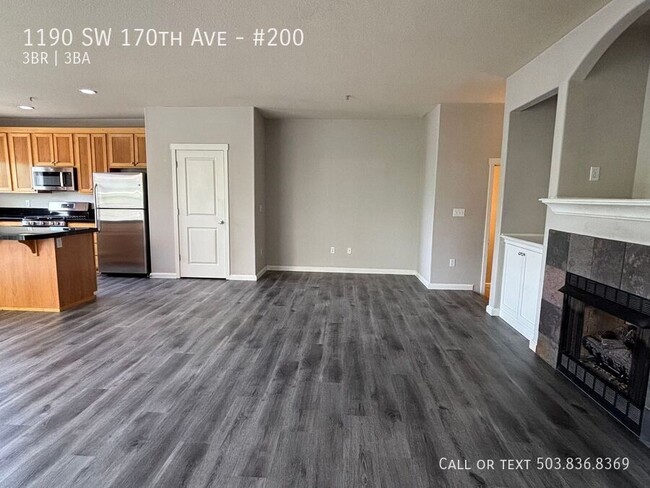 Building Photo - 1190 SW 170th Ave