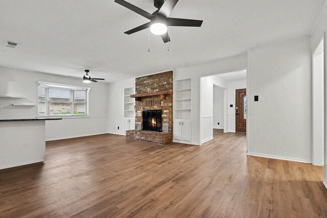 Building Photo - 3407 Tipps Dr