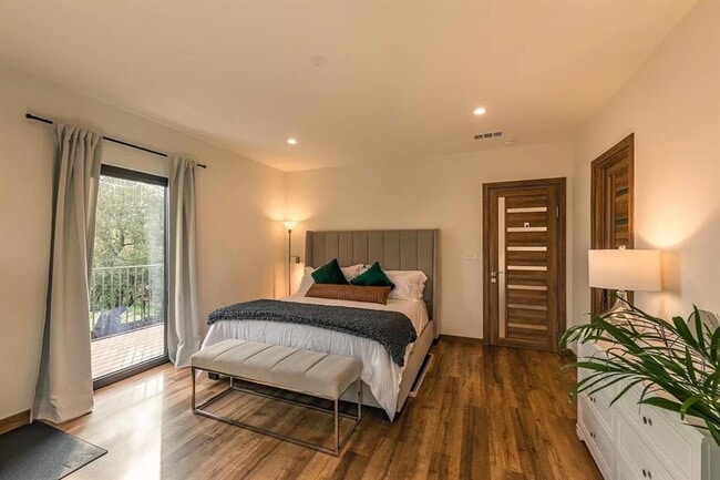 Building Photo - 2103 Crazyhorse Pass