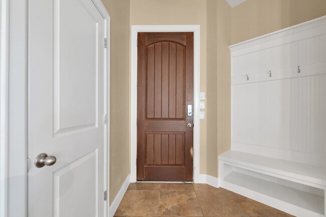 Building Photo - 17040 W Farm To Market 1097