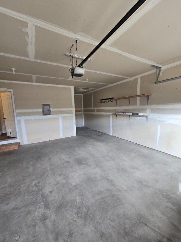 Building Photo - 1007 Redpoll Loop