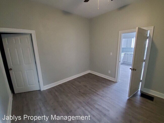 Building Photo - 3 br, 1 bath House - 902 Park Ave